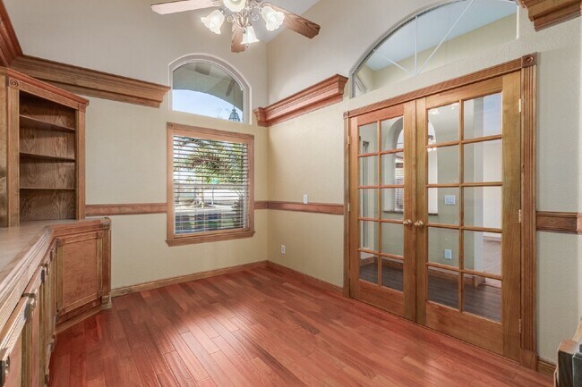 Building Photo - 12717 W Windsor Ave