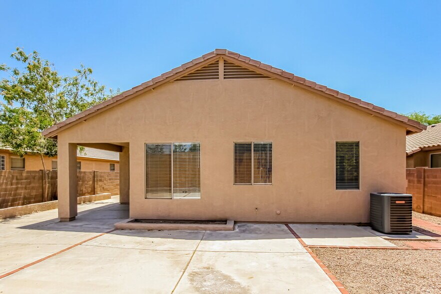 Building Photo - 9450 W Ross Ave