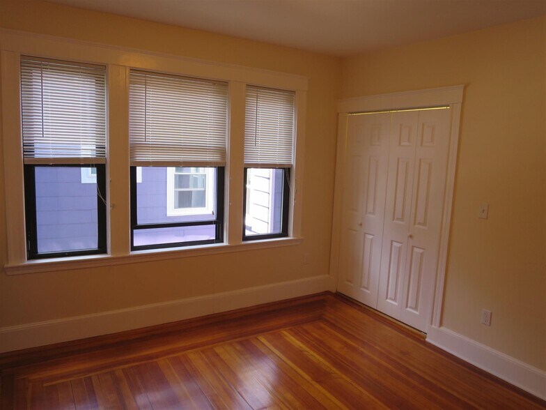 Building Photo - 3 Harris St