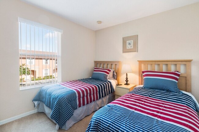 Building Photo - 2705 Roadster Ln