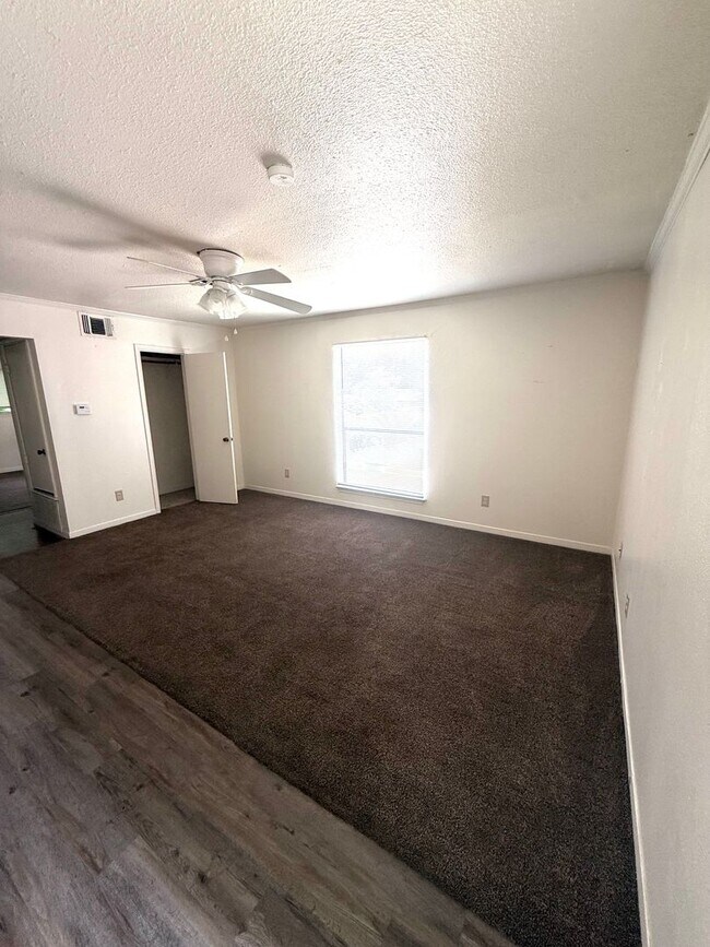 Building Photo - 109 Smith Ln