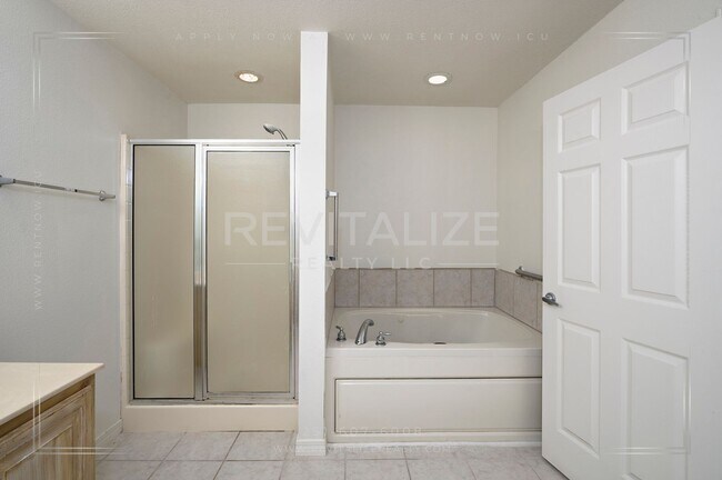 Building Photo - COMING SOON TO ORANGE BEACH