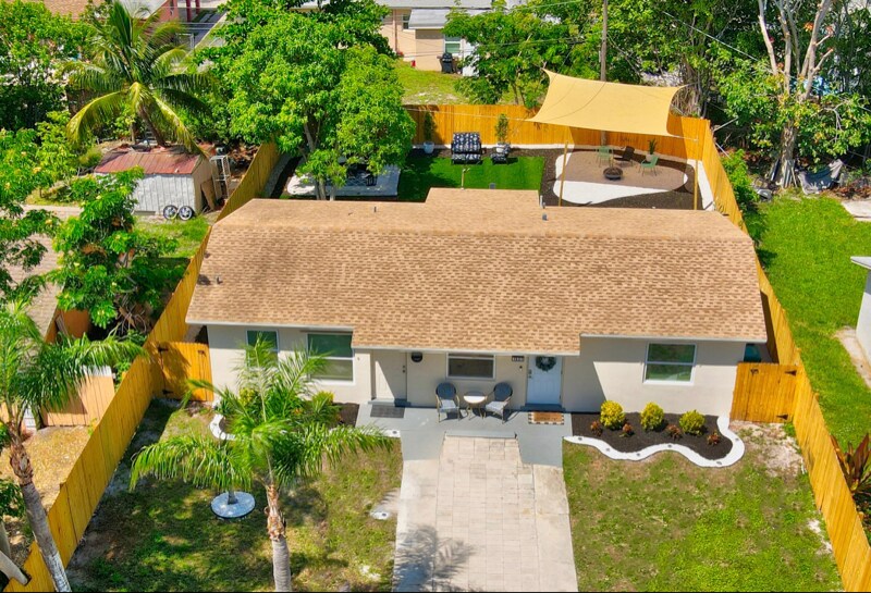 Building Photo - 1627 NE 1st St