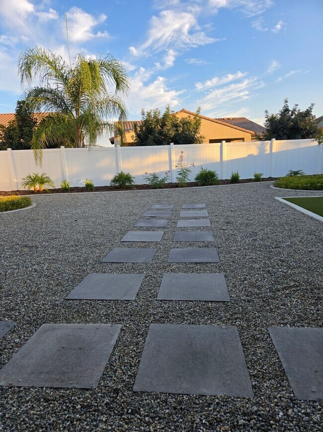 Building Photo - HIGHGATE 3 BED 2 BATH HOUSE RENTAL