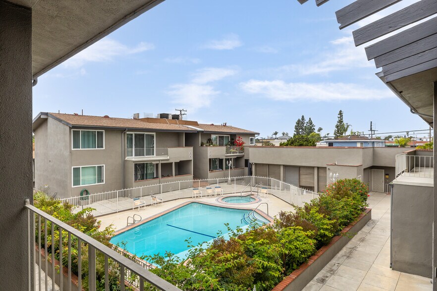 Primary Photo - Florence Villas