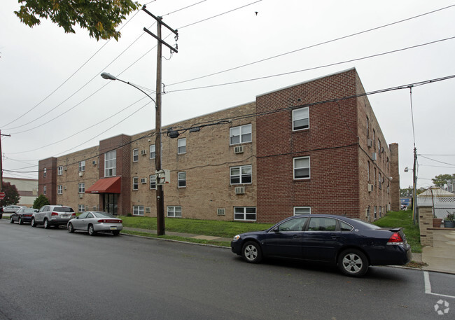 Building Photo - Oregon Court Apartments