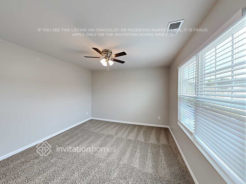 Building Photo - 160 Silver Oak Cir