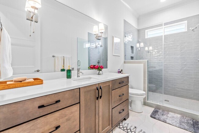 Building Photo - Incredible 5BD, 5BA North Raleigh Home with Bonus Room and Exercise Space