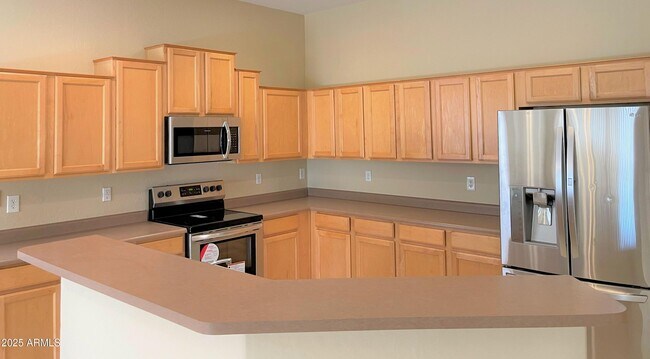 Building Photo - 541 N Scott Dr