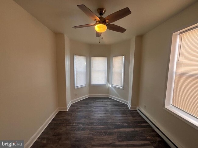 Building Photo - 2324 N Lambert St