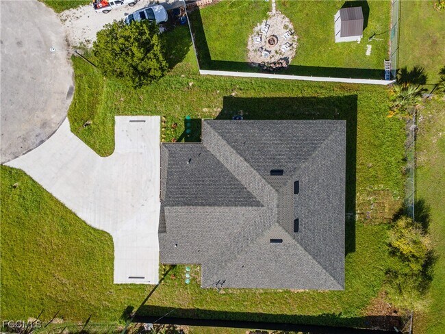 Building Photo - 2253 10th Terrace