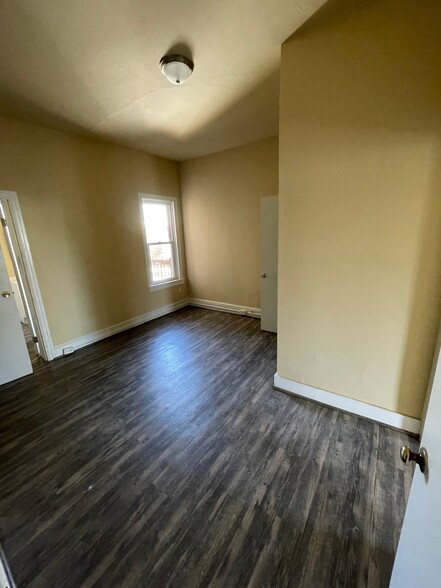 Building Photo - 289 Union St