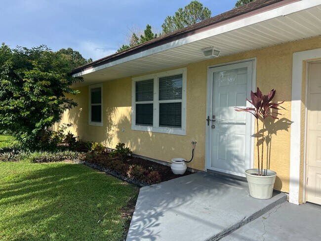 Building Photo - 3033 SW Collings Dr