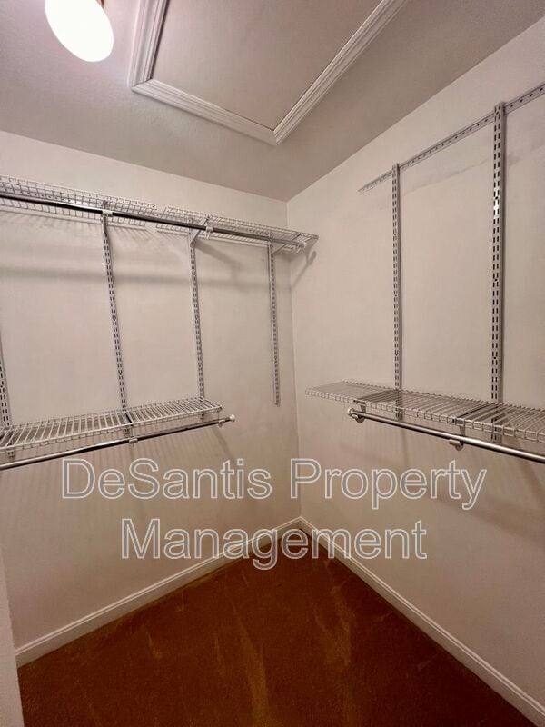 Building Photo - 945 Montclair Dr