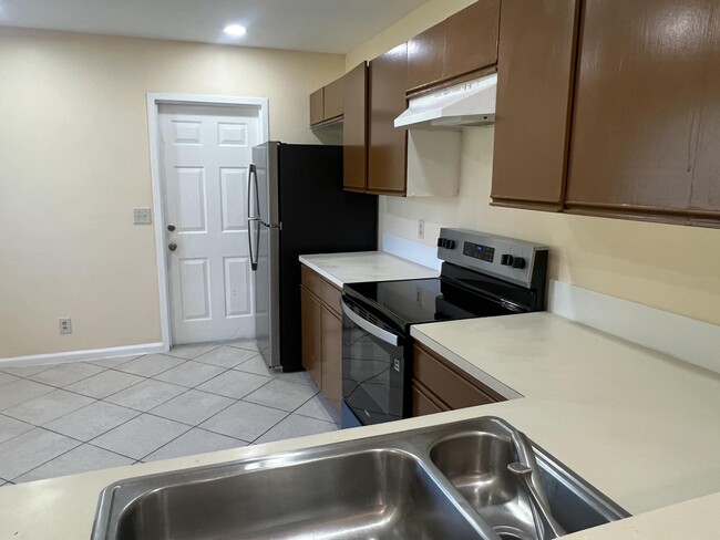 Building Photo - 1581 Woodbridge Lakes Cir