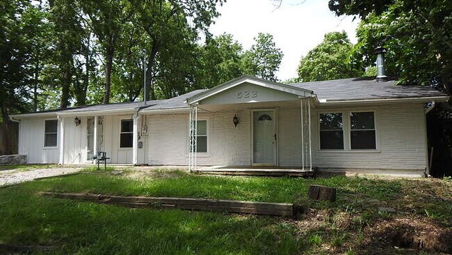 Primary Photo - Newly rehabbed fully rehabbed 4 bed 2 bath...