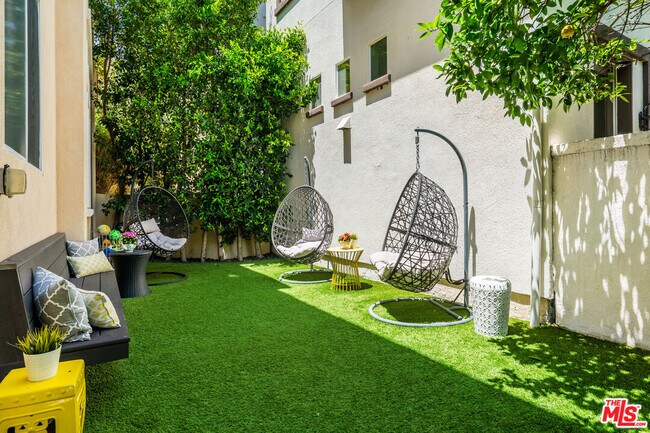 Building Photo - 5734 S Celedon Creek