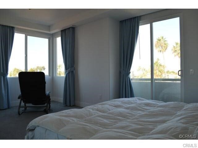 Building Photo - 408 Avenida Santa Barbara