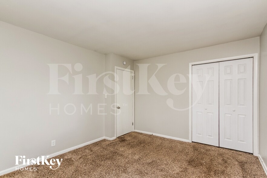 Building Photo - 3940 N Graham Ave