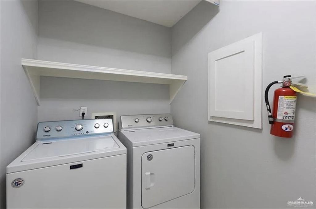 Building Photo - 103 S 48th Ln