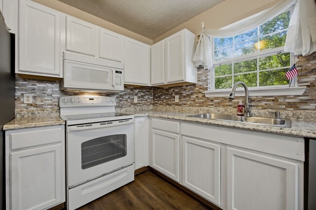 Building Photo - 5054 Lancashire Ct