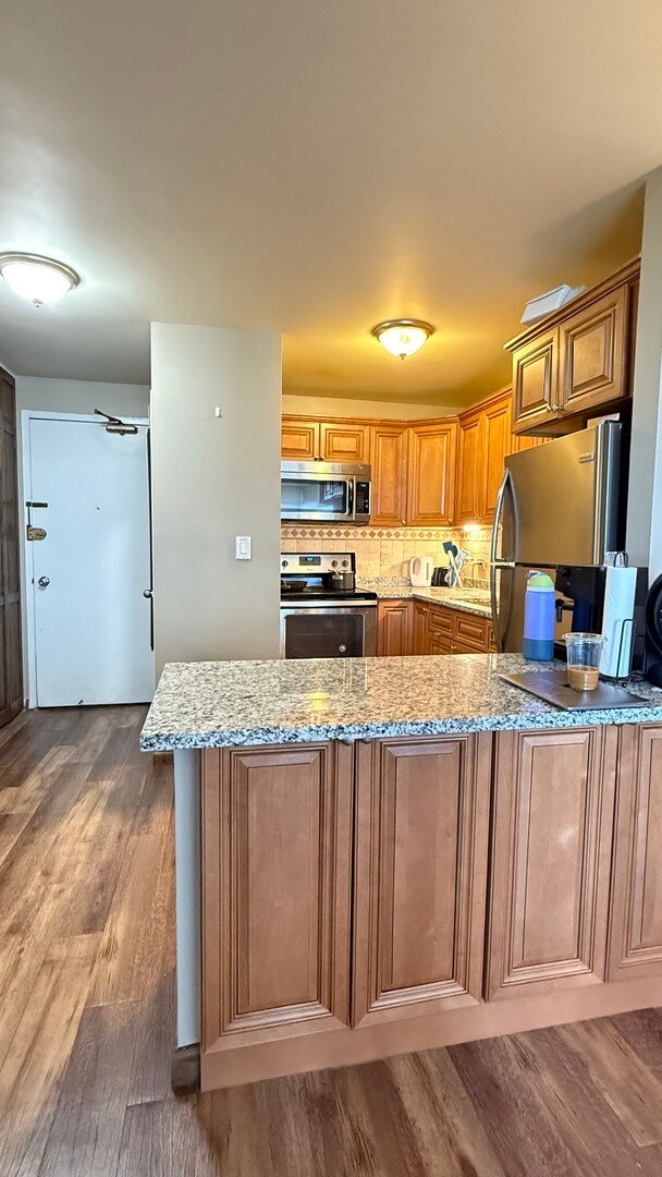 Building Photo - 4250 N Marine Dr