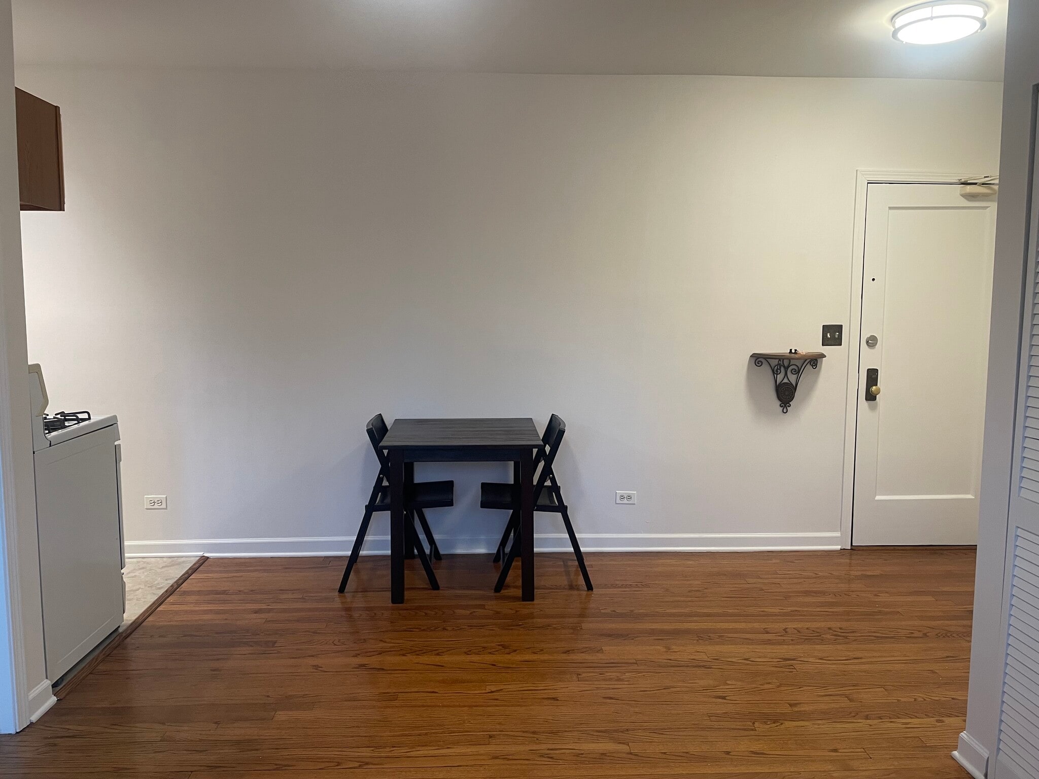 Building Photo - 4425 N Lawndale Ave