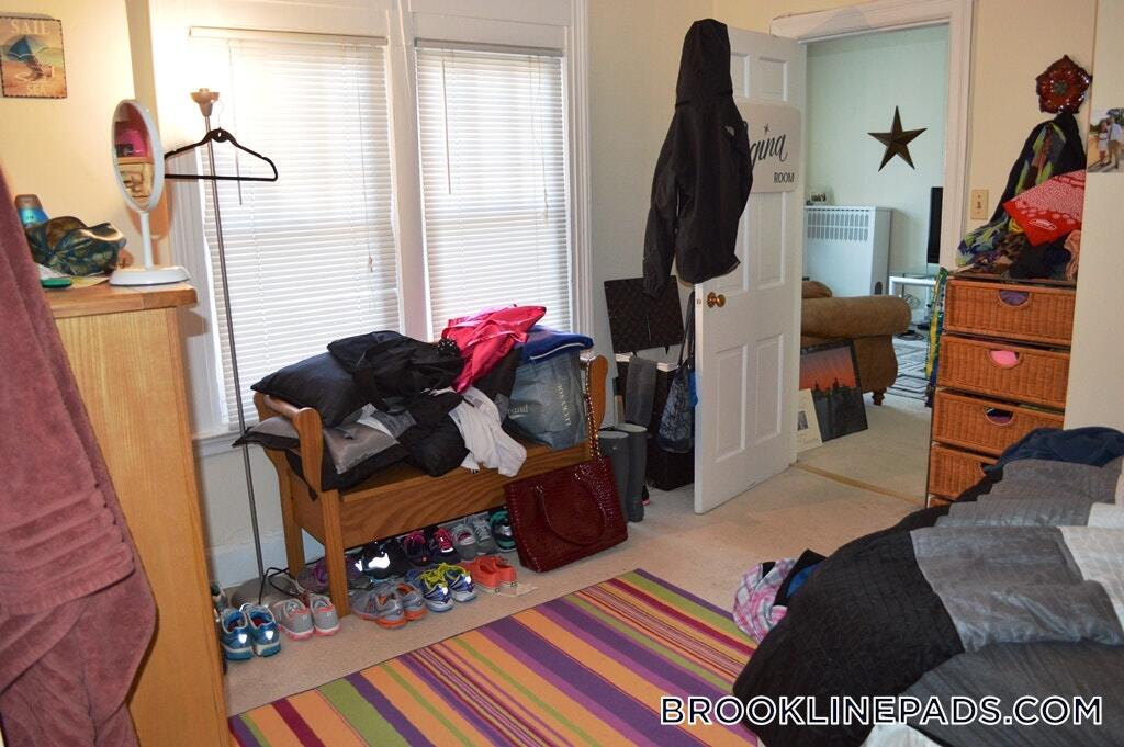 Building Photo - 1223 Beacon St