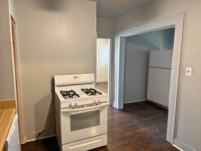 Building Photo - 1818 Collins Ave