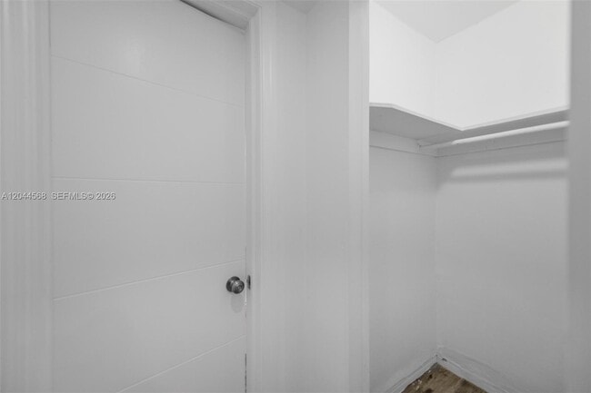 Building Photo - 2851 Leonard Dr