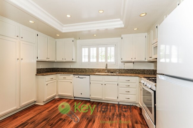 Building Photo - Beautiful Mission Viejo Townhome - Highland Park Community