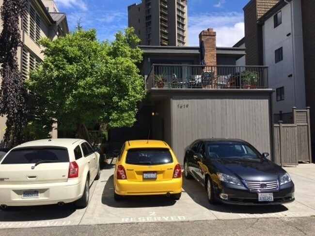 Building Photo - Madison Park