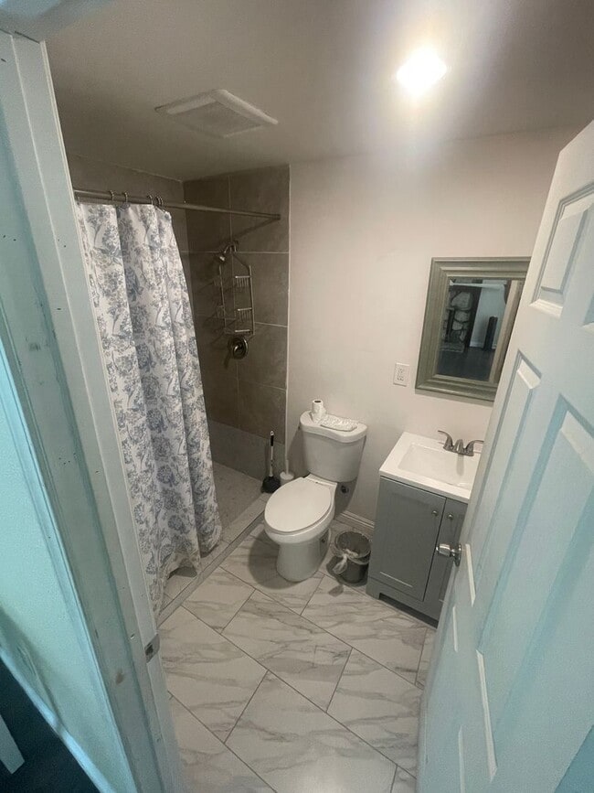 Building Photo - 2 rooms 1 bath house for rent in South San Diego