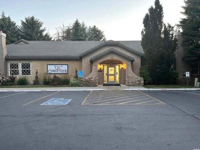 Building Photo - 345 Meadow Brook Ln