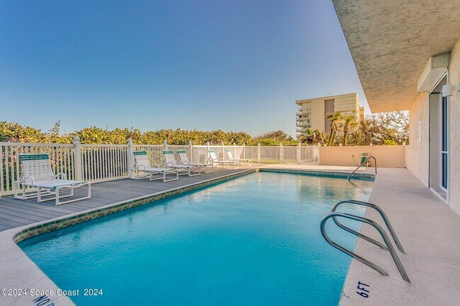 Building Photo - 2805 N Hwy A1A