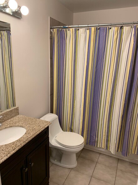 Building Photo - 1818 Whitney Dr