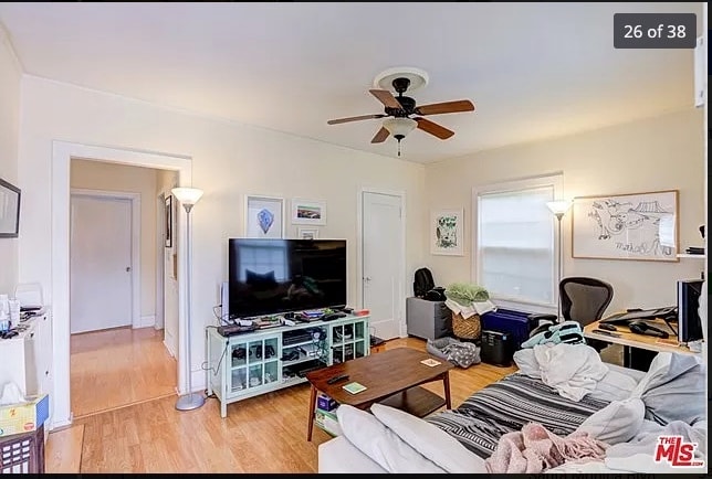 Building Photo - 923 Manzanita St