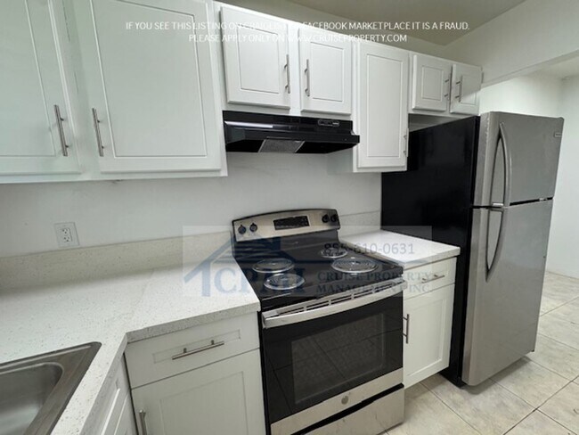 Interior Photo - 6031 Polk St Hollywood, FL 33024