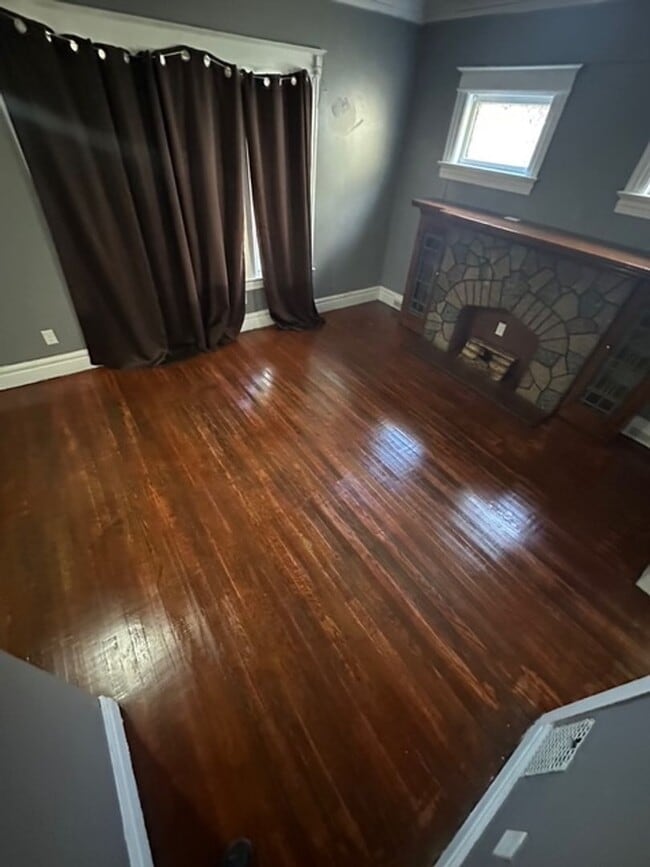 Building Photo - 268 Ave. C