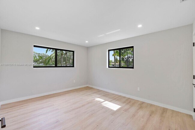 Building Photo - 10460 SW 93rd St