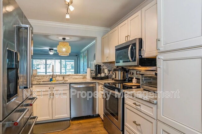 Building Photo - 250 Timber Lake Cir