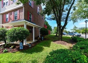 Building Photo - 1401 Deep Gorge Ct