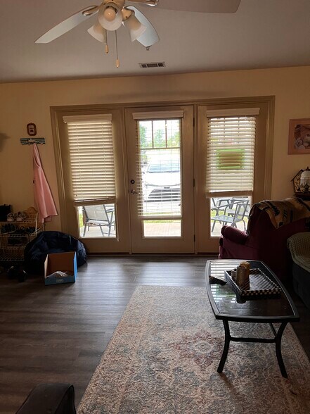 Building Photo - 1711 Muscovy Way