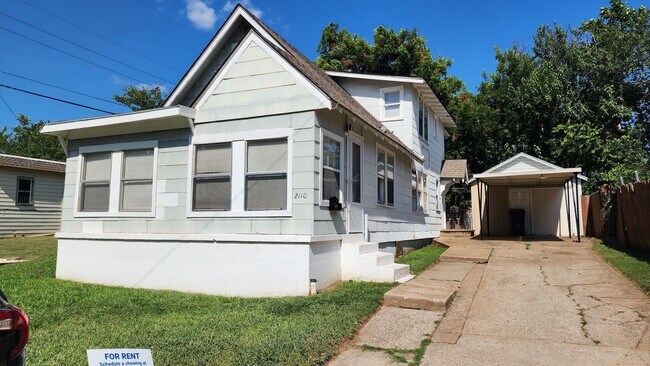 Primary Photo - Nice 4 Bedroom, 2 Bath Home Near OCU & The...