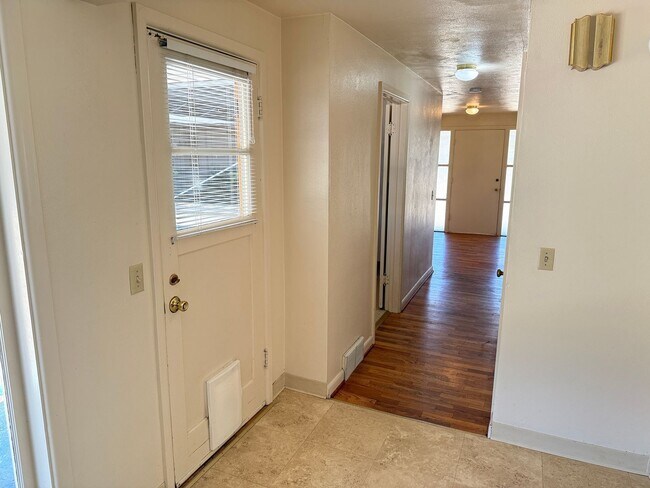 Building Photo - 1670 Escalante St