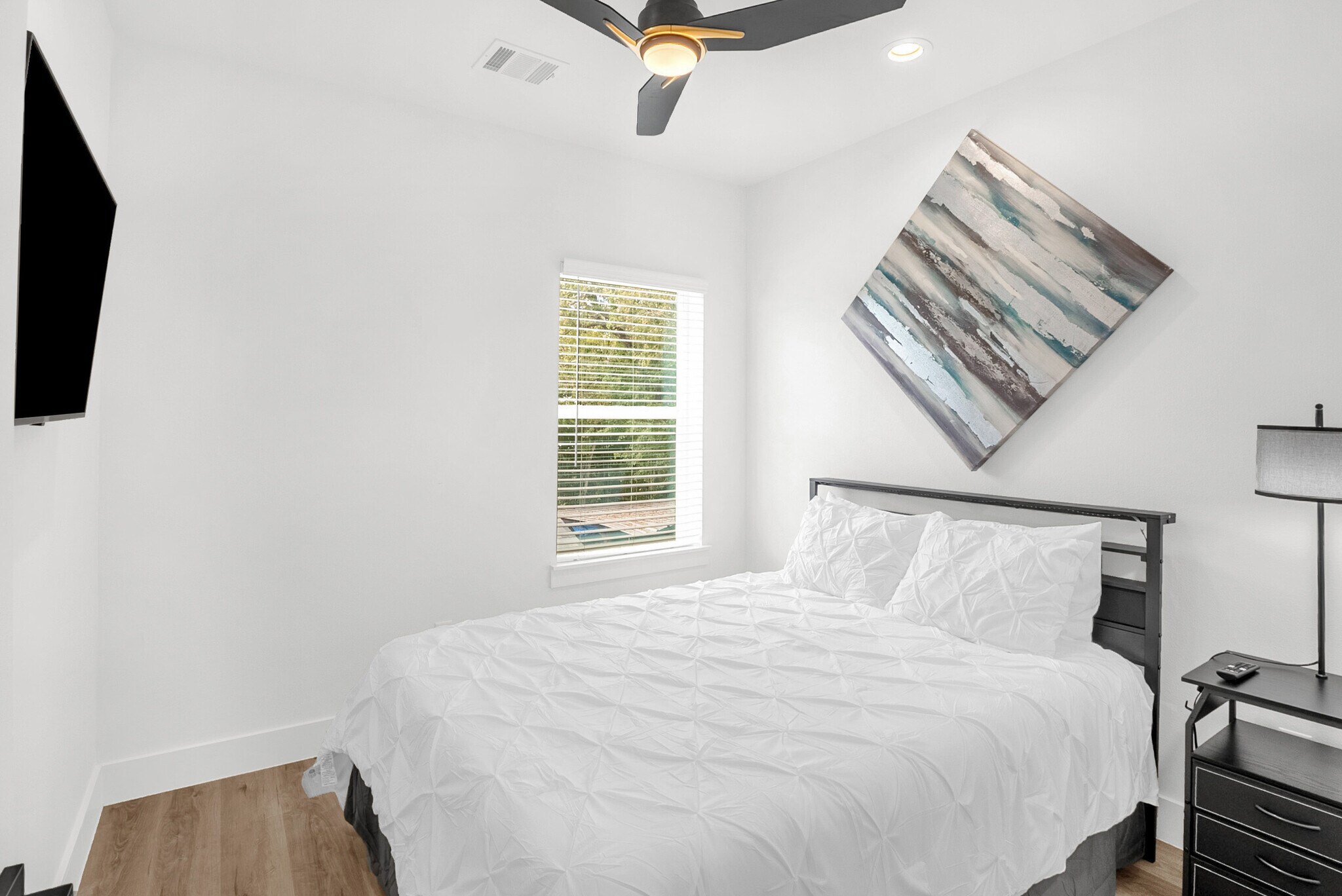 2nd Bedroomed - 4321 McKinley St