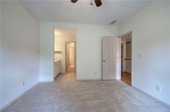 Building Photo - 2320 Starr Lake Dr NW