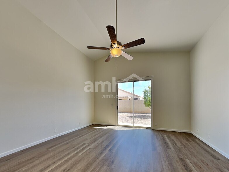 Building Photo - 7313 E Laguna Azul Ave