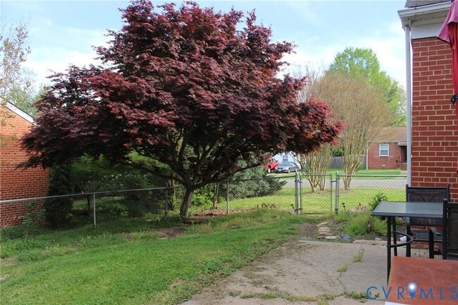 Building Photo - 2300 Farrand St