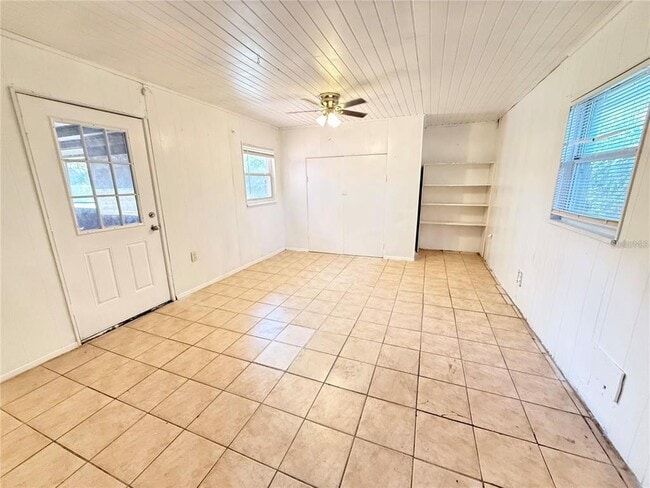 Building Photo - 1507 N Thacker Ave
